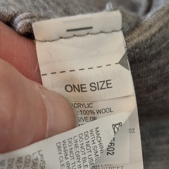 Icebreaker Beanie Women's OSFM Striped Pom Lined Wool Acrylic Winter Cozycore - Picture 8 of 8